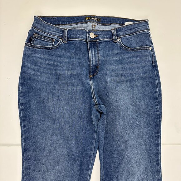 Lee Relaxed Fit Straight Leg Mid Rise Women's size 12P Dark Blue Denim Jeans - Picture 2 of 5